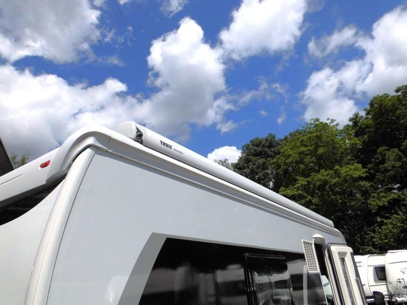Hobby Optima De Luxe 75 HF HEFBED +SOLAR +FIETSENREK  foto: 4