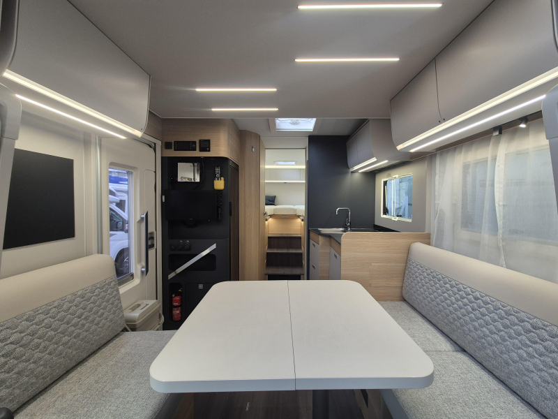 Adria Matrix 650 DL Face to face Foto: 2