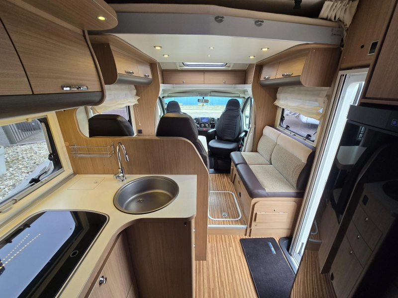 Adria Matrix Axess 650 SF b.j 2013 Gezin Camper  foto: 11