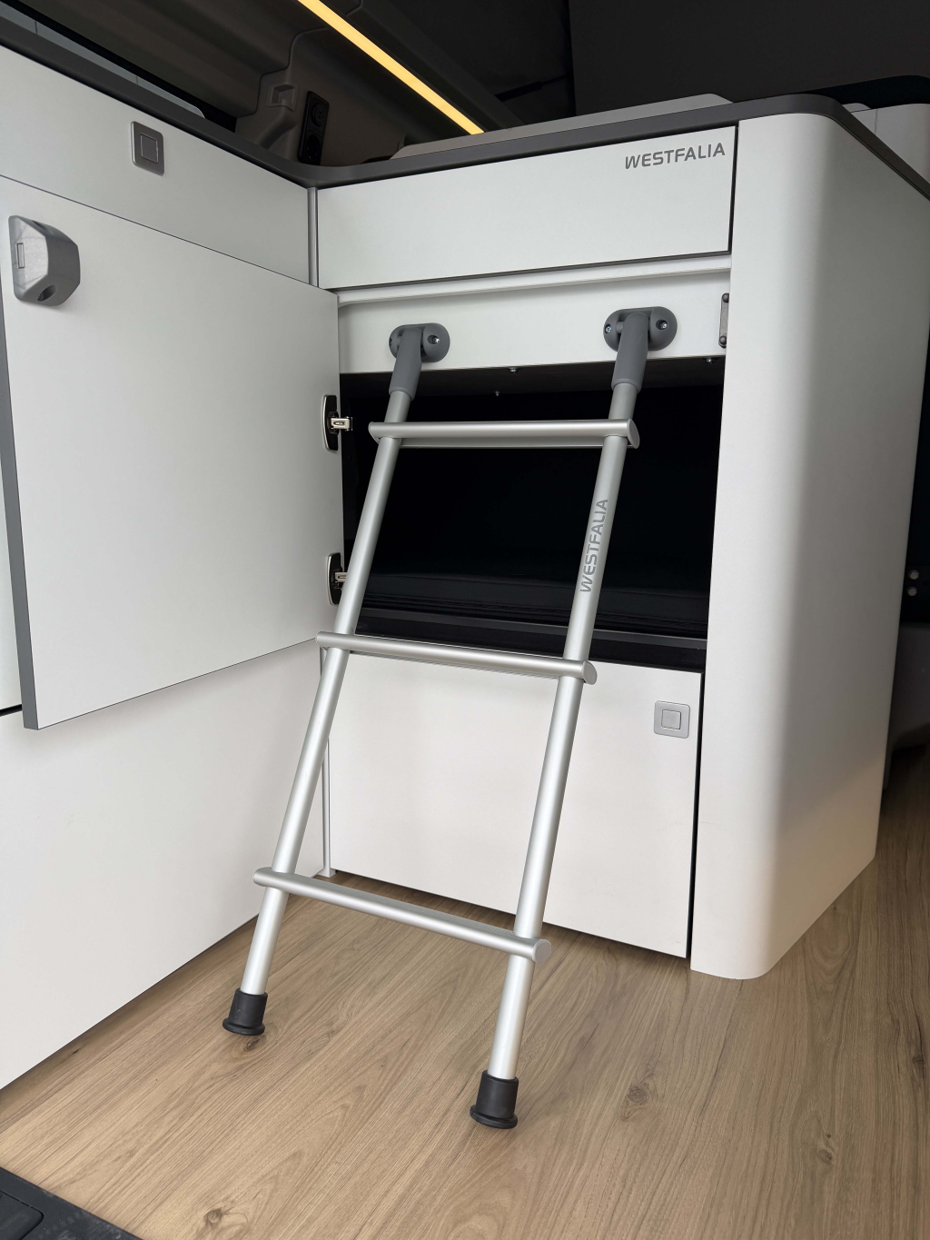 Ford Nugget foto: 14