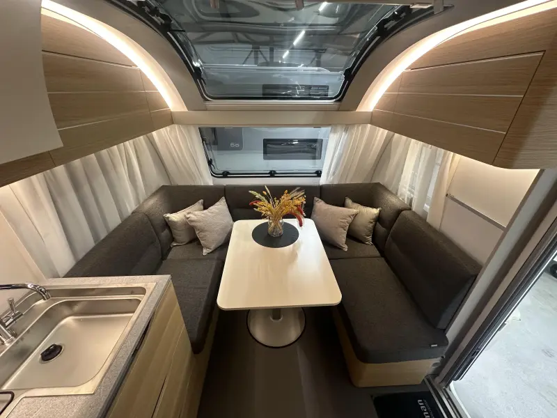 Adria Adora 572 UT Nieuw - Actie model 2025  foto: 5