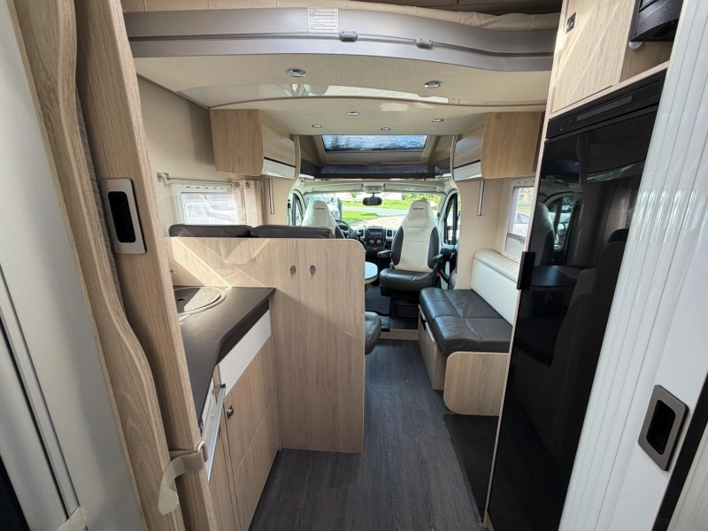 Challenger Special Edition 398 XLB Queens bed Hef bed  foto: 8