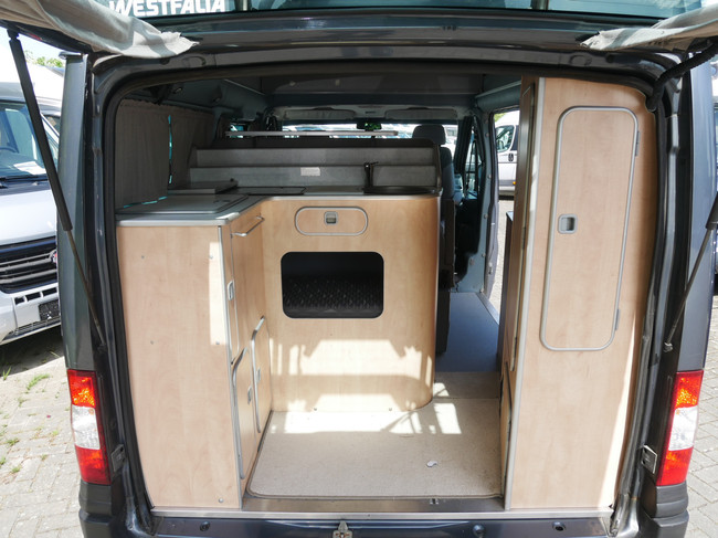 Ford Nugget, Vast Hoogdak, 5 Zit / 4 Slaapplaatsen foto: 9