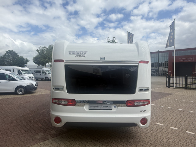 Fendt caravan BRILLANT 650 in nieuwstaat Queensbed  zakluifel Thule mover Truma xt hordeur leder tv dakairco truma groot dakluik oven  xxl koelkast foto: 5