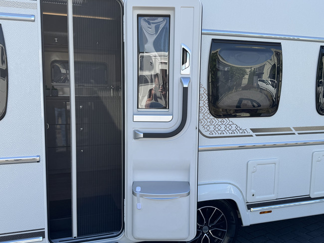 Fendt Tendenza 515 SG with single beds **Packed with options/Roof air conditioning/Cassette awning/Mover/Lithium/Solar panel/Autark/Outdoor gas/Single photo: 15