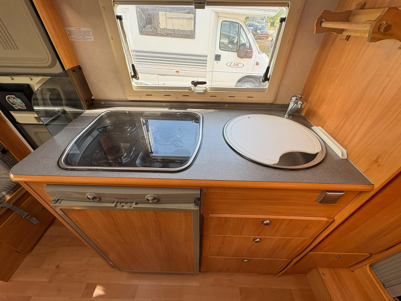Adria Coral 660 SL Camas individuales, Aire acondicionado, 130CV foto: 14