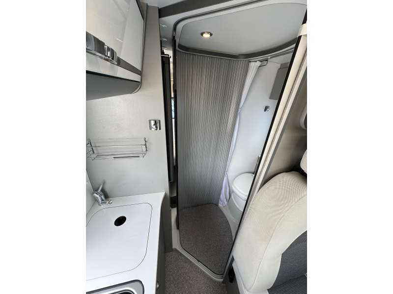 Adria Twin 640 SLX 150 hp solar panel photo: 15