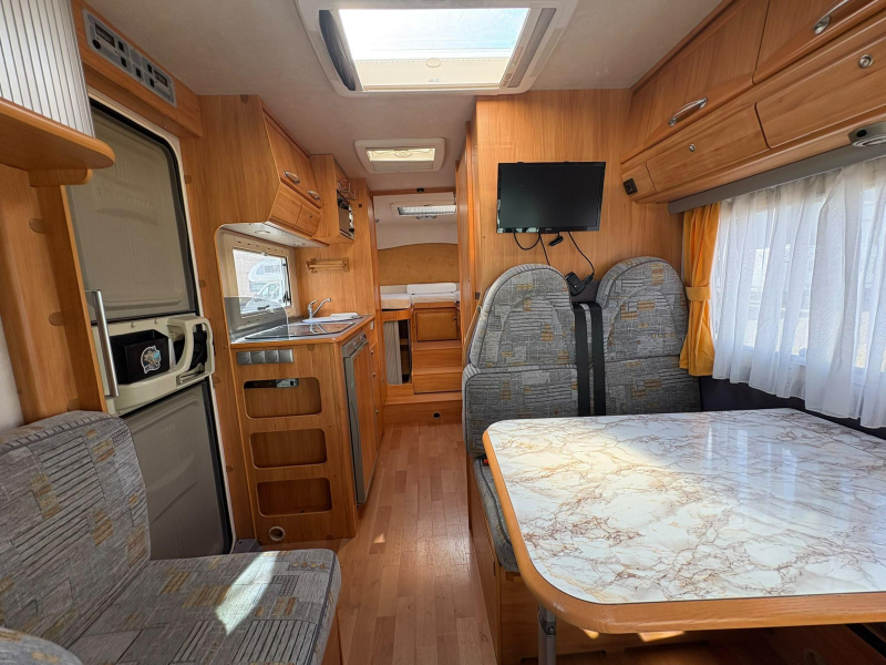 Adria Coral 660 SL Camas individuales, Aire acondicionado, 130CV foto: 12
