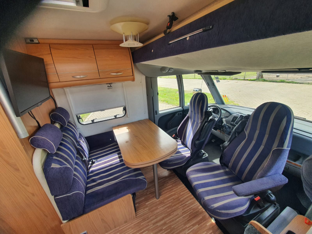 Fiat Ducato Bürstner Aviano i 650, 2 zonnepanelen Cruisecontrol Dakairco foto: 7