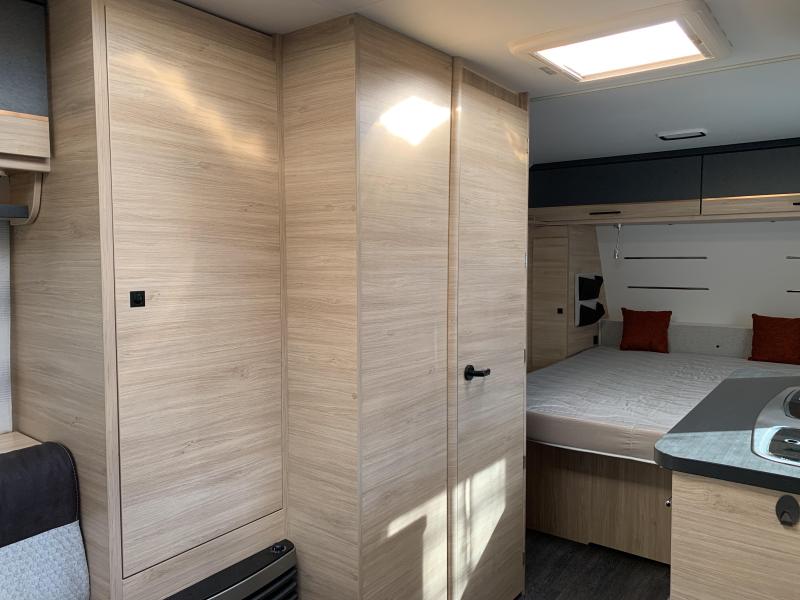 Sterckeman Starlett Graphite 480 CP Thule luifel/LM velgen  foto: 7