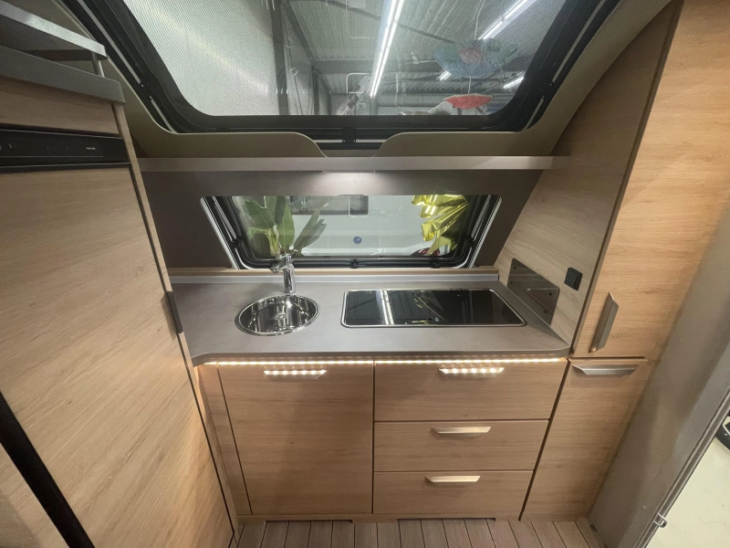 Knaus Sudwind Black Selection 500 PF Kopkeuken, Uniek!  foto: 7