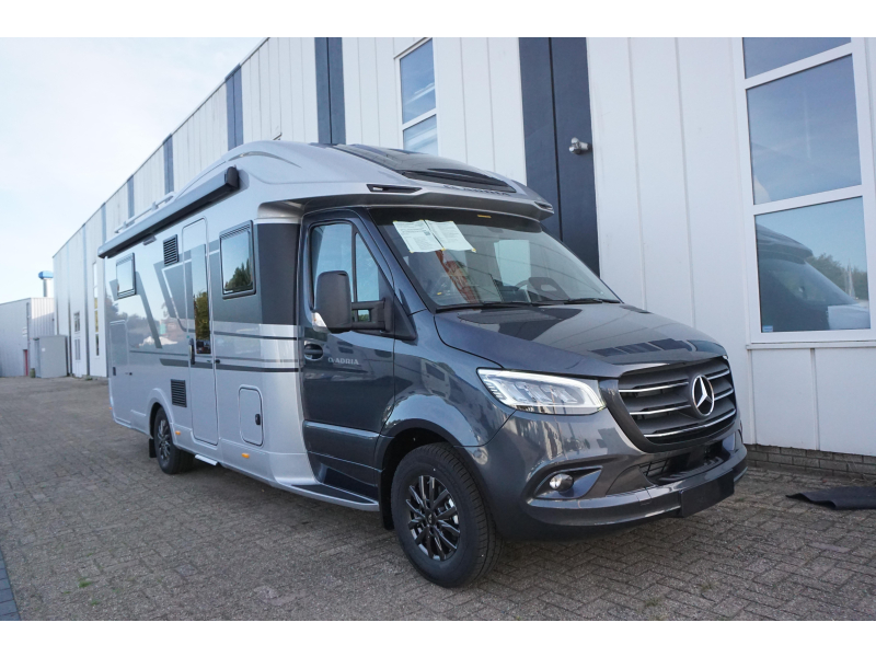 Adria Coral MB Supreme 670 DL Foto: 2
