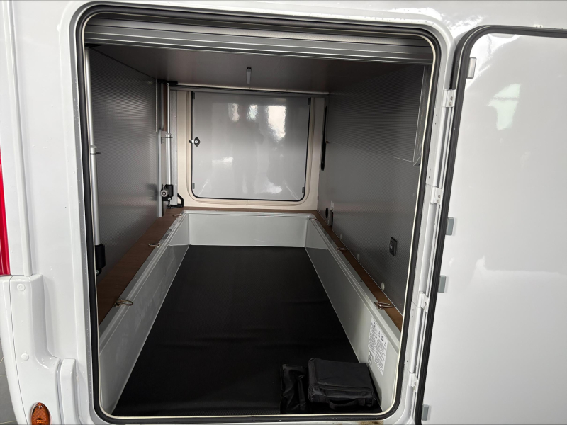 Rapido 896 F Heavy chassis + Automatik Foto: 21