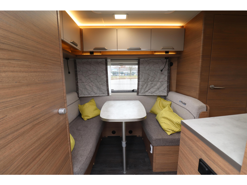 Knaus Sport E-Power Selection 420 QD Mover / Awning / Air conditioning photo: 6