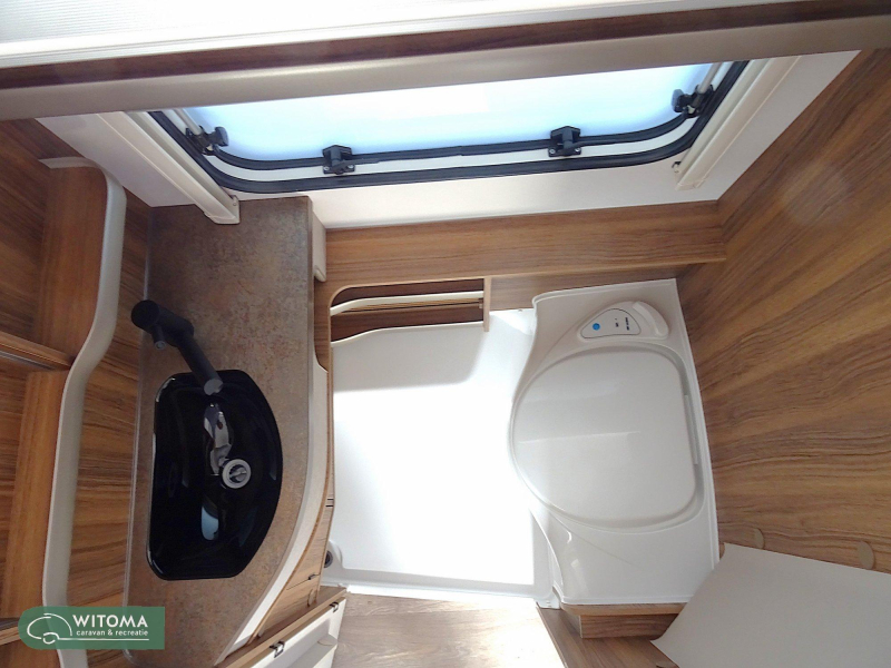 Eriba Touring Legend 542 versi&oacute;n completa y bonita foto: 12