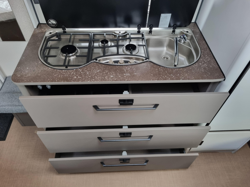 Bürstner B66 480 TK - Stapelbed -  foto: 11