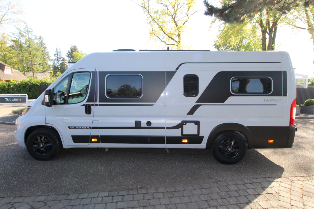 Adria Twin Plus 640 SLB photo: 1