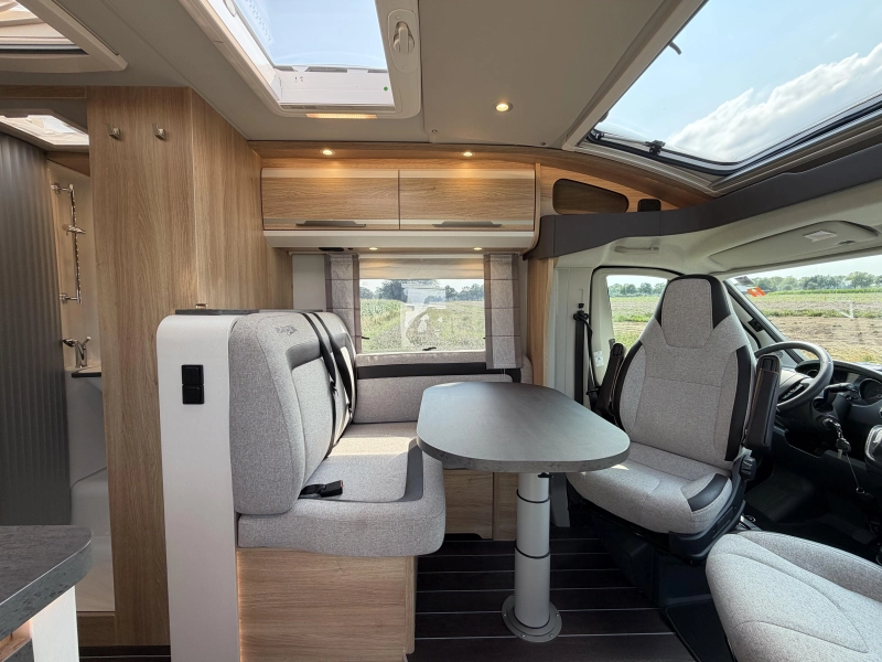 Knaus Sky TI 650 MEG Platinum Selection photo: 3
