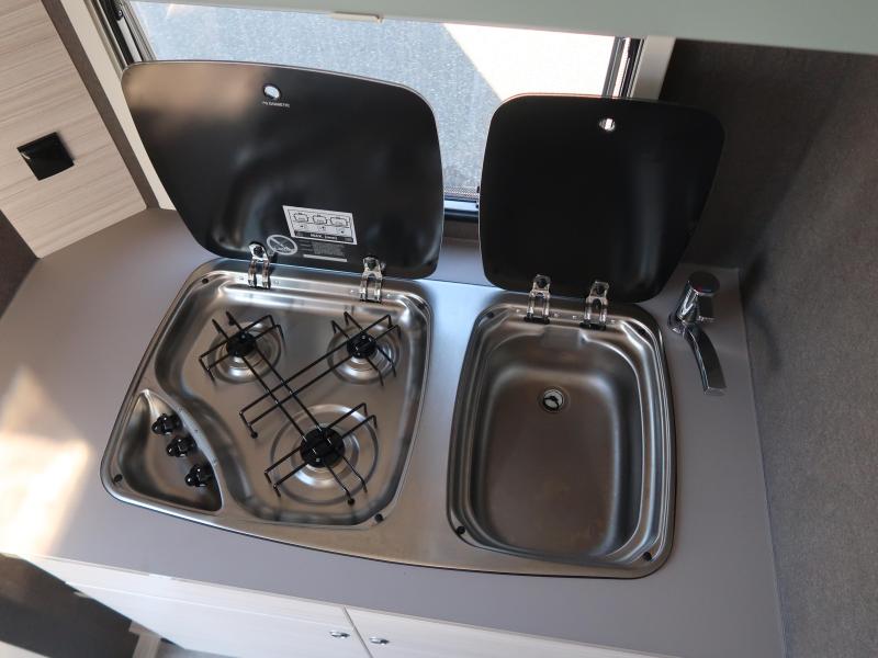 Dethleffs C'Joy 420 QSH MET VENTURA VOORTENT  foto: 5