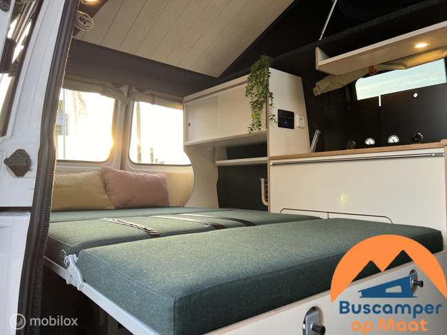 Volkswagen T6 2017 L1H1 zwart