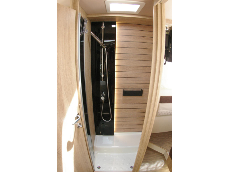 Mobilvetta Kea 90 I Queensbed, Hefbed, Garage  foto: 14
