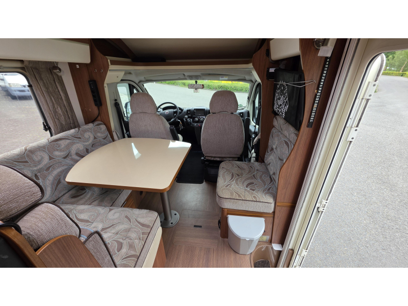 Eura Mobil Profila T 660 EB camas individuales foto: 7