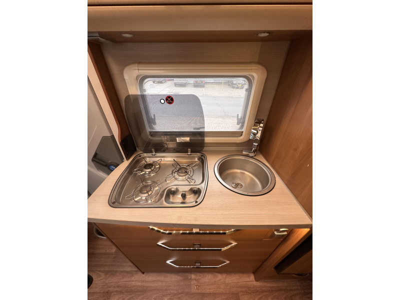 Knaus Platinum Selection 650 MEG Lengtebedden Integraal  foto: 9