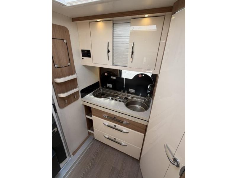 Hobby Excellent 460 SL Incl. Mover and Awning photo: 18