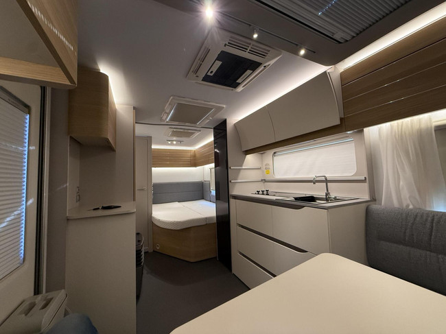 Adria Adora 522 UP Als Nieuw met Airco Mover voortent foto: 6