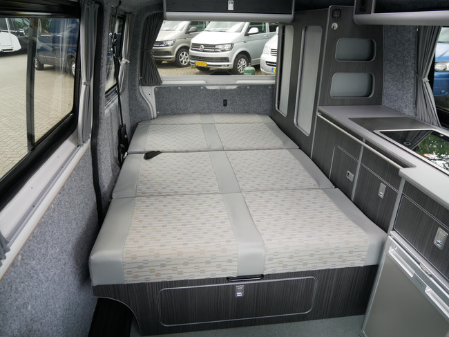 Volkswagen T5 GP, 4 Zitplaatsen, Vast Hoogdak foto: 13