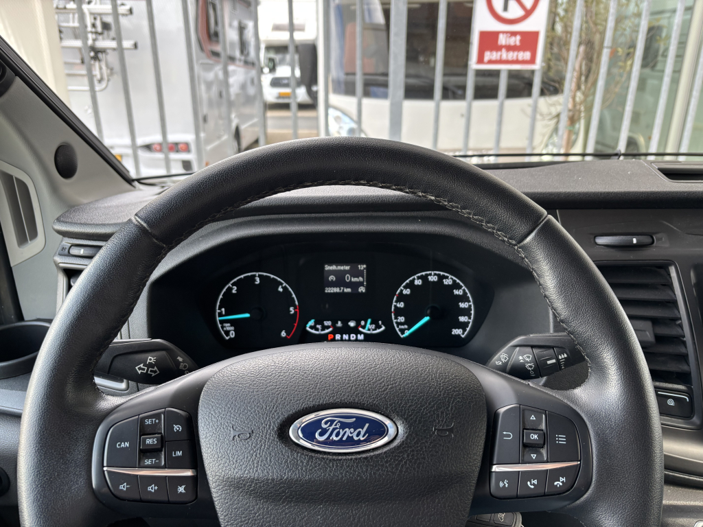 Chausson 768 XLB Titanium AUTOMATIC QUEEN BED + LIFT BED + F2F photo: 13