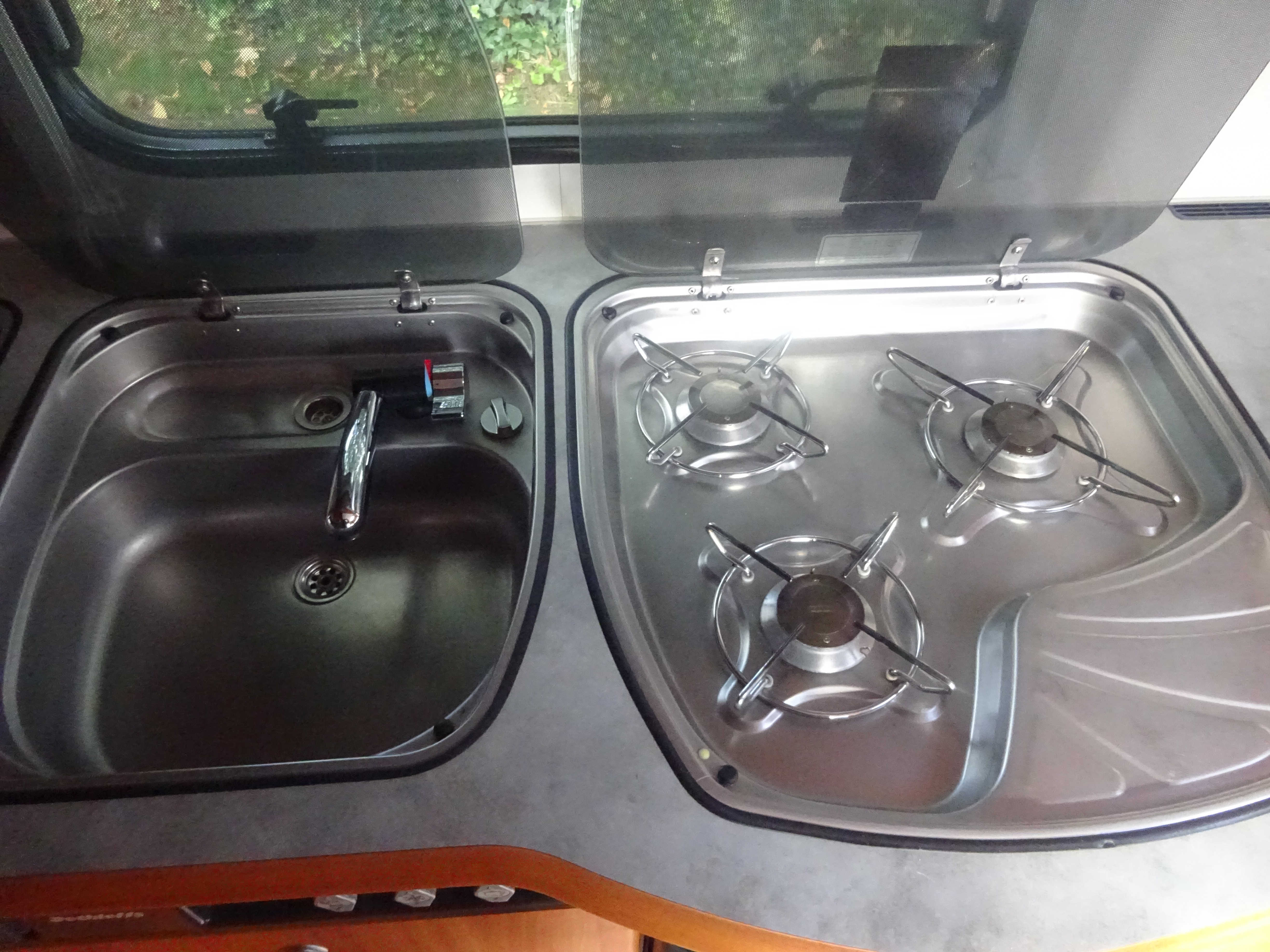 Dethleffs Beduin 510 DB Frans Bed en Rondzit  Zeer Mooie Caravan foto: 12