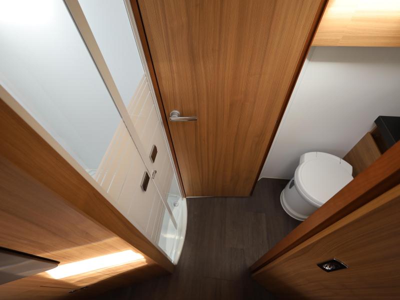 Adria Matrix Newline 670 SC Queensbed + hefbed  foto: 11