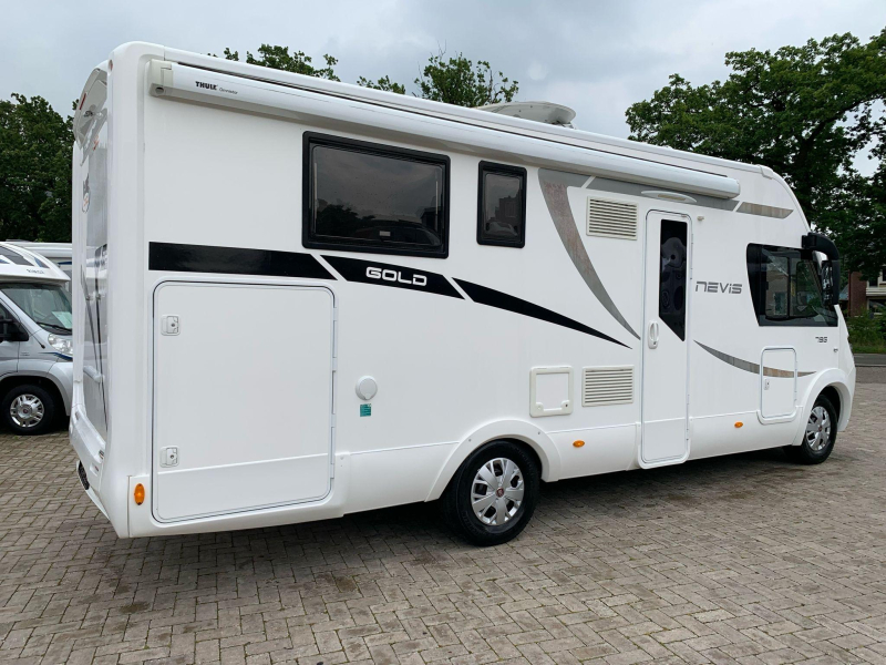 McLouis Nevis 79 G Queensbed Hefbed  foto: 3