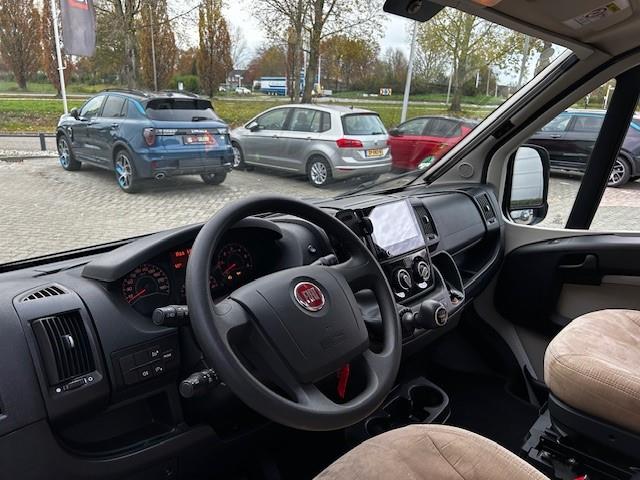 CAPRON T 339 /Queensbett/Navi/R&uuml;ckfahrkamera/Fahrradtr&auml;ger Foto: 8