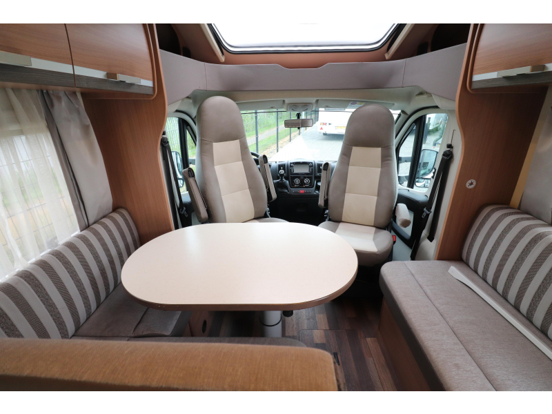 Knaus Sky Wave 700 MEG 4-Persoons/Enkele bedden  foto: 10