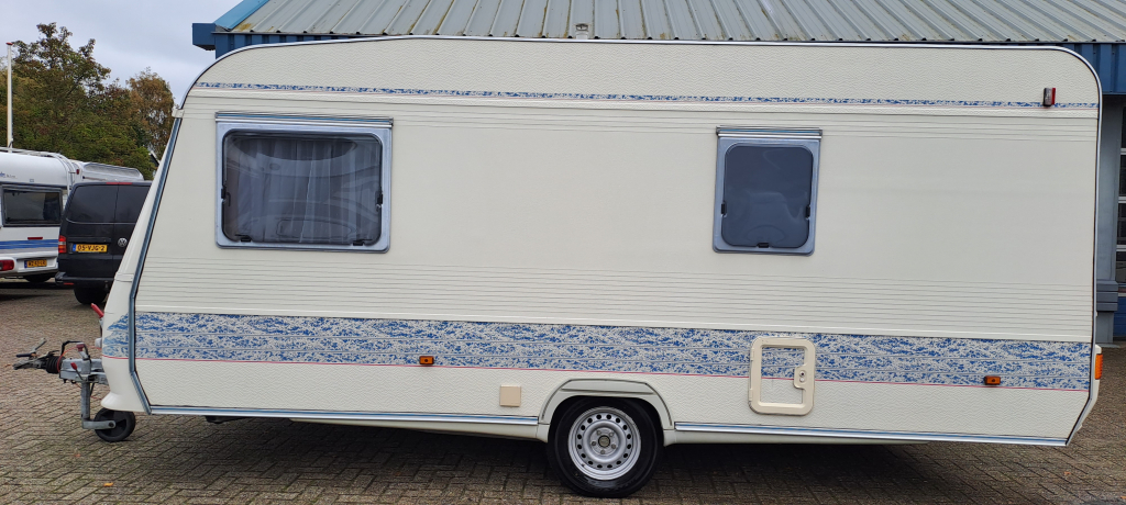 Caravan ADRIA Unica 461 Met voortent en inboedel! 5 pers