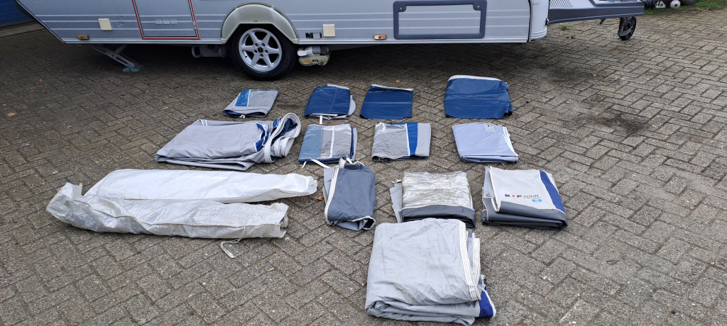 KIP Hy-line, met voortent, luifel en MOVER! foto: 21