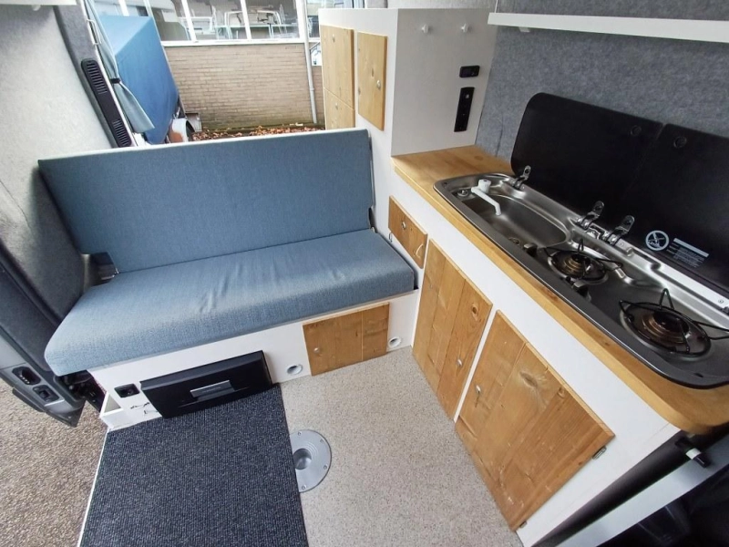 Nissan NV400 photo: 2
