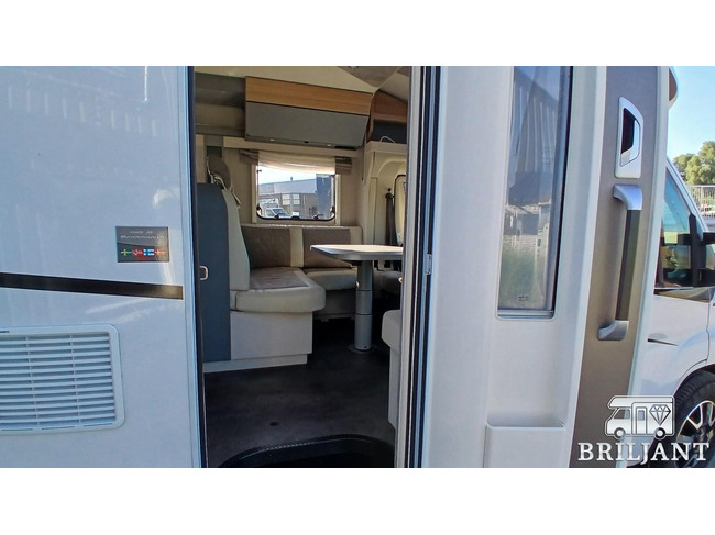 Dethleffs PULSE T 7051 DBM/EB .. autom&aacute;tico/cama queen+cama abatible foto: 10