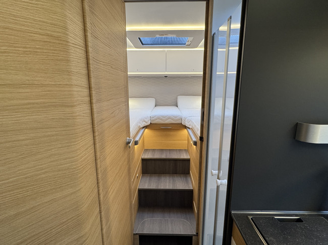 Adria Sonic 700 SL Plus 180 CV AUTOM&Aacute;TICO 9 velocidades Euro6 Fiat Ducato 8 Maxi **Camas individuales/4 asientos/4+1 plazas para dormir/4400 kg/Foto solar: 15