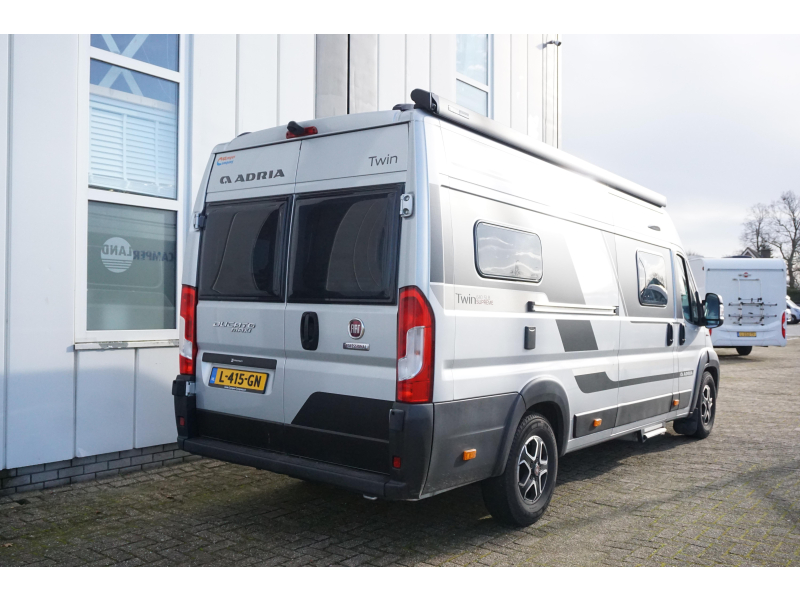 Adria Twin Supreme 640 SLB Automatic photo: 4