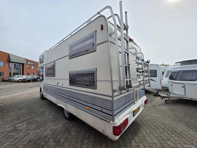 TEC Rotec 2800 JTD Bunk beds 6 person photo: 2