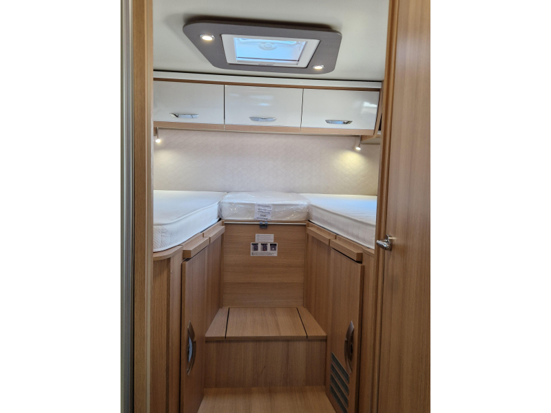 McLouis Sovereign 470 Face to face  foto: 11