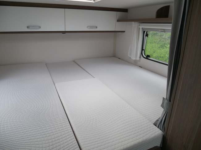Carado V337, Lengtebedden, 900 kilo laadvermogen, XL Garage foto: 19