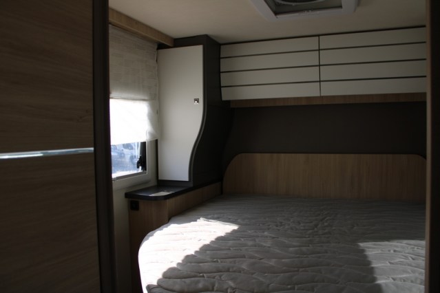 Challenger Graphite Vip Edition T 328 idem Chausson 788 AUTOM&Aacute;TICO Fiat 140 cv equipado con cama Queen y cama abatible 4 pers. (76 foto: 34