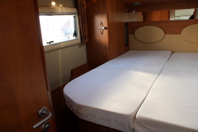 Carthago Chic C Line I 5.0 1e eigenaar Fiat 3.0 liter 160 pk 4250 kg chassis enkele bedden 5 zitplaatsen (122  foto: 47