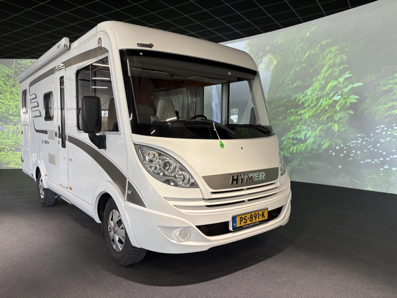 Hymer Exsis-I 474 zonnepaneel / bearlock  foto: 1