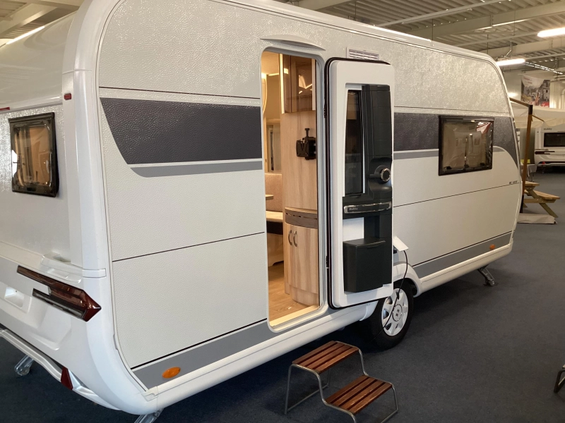 Hobby De Luxe 460 SFF Cama independiente/Ducha foto: 17