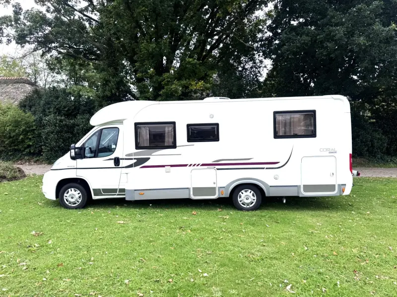 Adria Coral S 690 SC Queens-bed  foto: 5